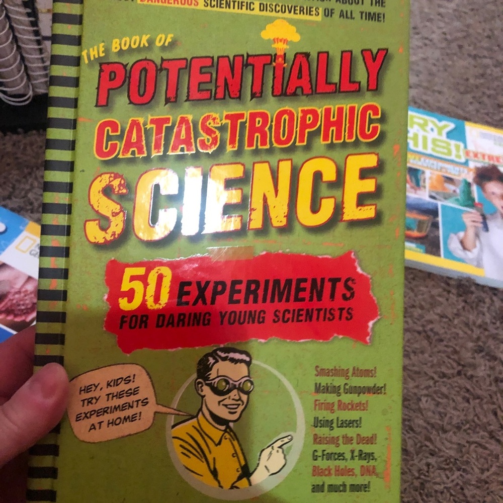 Science Experiment Book Set - Picture 4 of 17